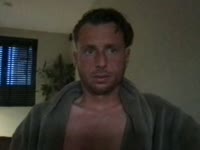 Naam: Mark
Leeftijd: 30 jaar
Uiterlijk: Jonge, aantrekkelijke man
Interesses: Ontspannen in de jacuzzi, lekker eten

Hallo daar, Mark hier.. een goed verzorgde jongeman die graag nieuwe avonturen aangaat. Met mijn jeugdige uitstraling en stralende glimlach weet ik de aandacht te trekken. Ik ben dol op zelfverzorging en besteed veel tijd aan mijn uiterlijk, zodat ik er altijd fris en aantrekkelijk uitzie.

Met mijn charmante persoonlijkheid en interesse in genieten van het leven, zou ik graag mijn avonturen met jou delen. Als je op zoek bent naar een gezellige en geile tijd of boeiende gesprekken, ben ik de juiste persoon voor jou. Laten we samen lekker geilen en genieten van mijn hoge libido. Kom en vergezel me in mijn spannende webcamavonturen!