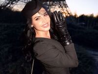 voyeur cam AngelinaKunis