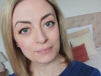 fingering girl cam BiancaLuxe