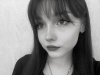 mastubating web cam girl EvelynnCaillouet