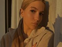 camgirl playing with vibrator NicoleOrtiz