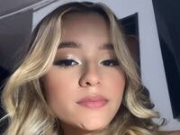 naked cam girl photo AaishaCollin