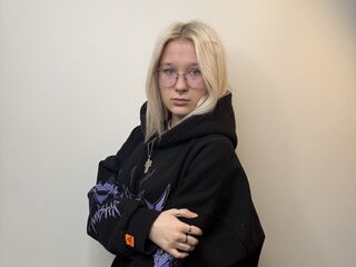 chat with cam AdelinaCostanti