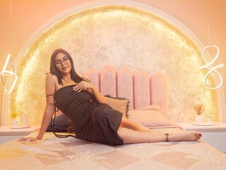 livechat AishaCarpenter