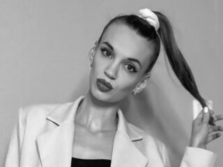 hot strip tease webcam AlexaSunchez