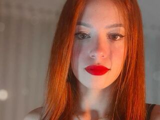 camwhore masturbating with vibrator AliceCrox