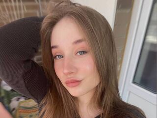 cam slut chat room AliceTrenton