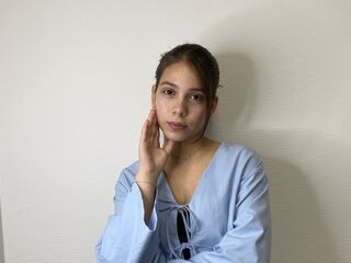 camslut showing tits AlishiaCowlin