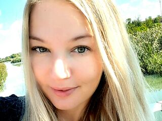 naked girl with webcam masturbating with sextoy AnaysAnao