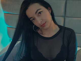 hot camslut AryaHilton