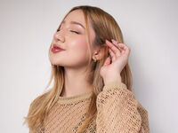 chatroom webcam photo AuroraMonnet