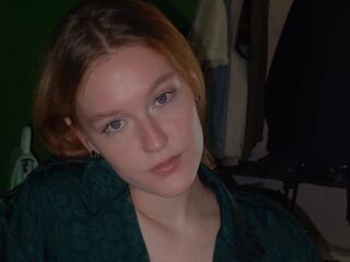 beautiful girl webcam BronwynDivens