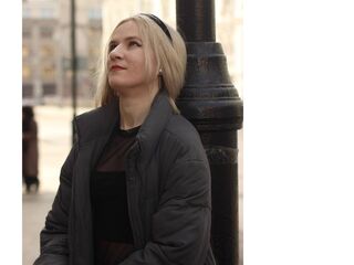 adult live webcam CarinGoodwin