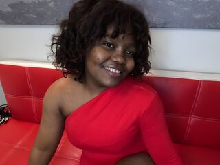 fingering camgirl CarmenDubois