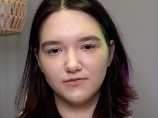 closeup web cam CecilleBonavita