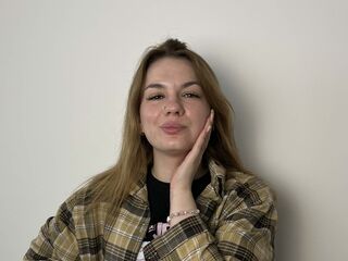 camgirl playing with sextoy CherlyMarkes