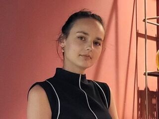 beautiful webcamgirl CherlynAltice