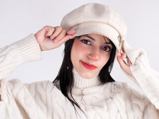 naked camgirl fingering pussy DafneRivas