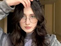 naughty cam girl fingering pussy DianneBrowie