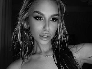 naked camgirl ElysiaXo