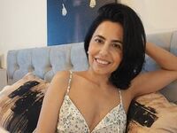 naughty cam girl fingering shaved pussy EvelineAngeles