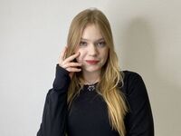 live webcam performer FrancieMcrenolds