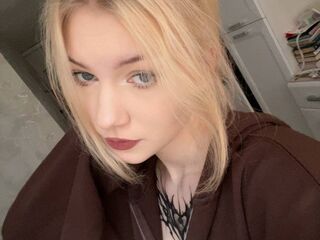 camgirl playing with vibrator HellenHornny