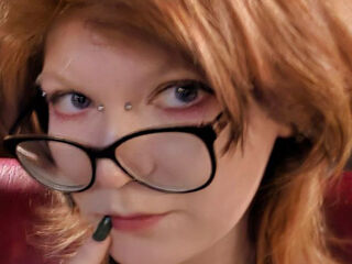 cam girl masturbating with sextoy InezHiefnar