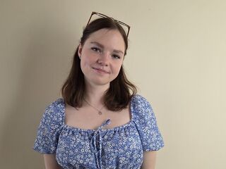 camgirl fingering shaved pussy JeniferLi