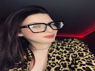 topless webcamgirl KassieLonzo