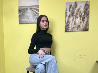 sexy camgirl KeeleyGambee