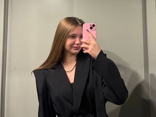 hot cam girl masturbating with vibrator KrissyChidester