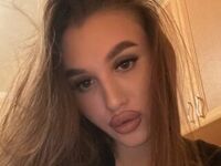 naughty camgirl KyraVictorine