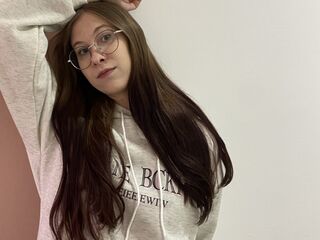 girl LaunaRechtzigel