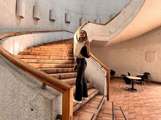 naked cam chatroom LauraSnok