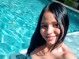 naughty camwhore LauraVelle