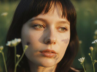 camgirl masturbating with vibrator LiluSoto