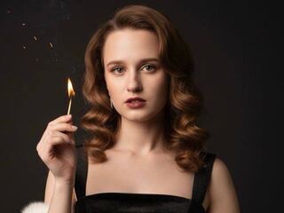 naughty cam girl masturbating with dildo LolaCoresh