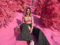 webcamgirl chat room LouveniaPranger