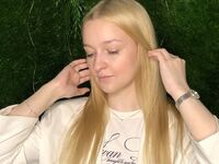 naked webcam girl photo MadalineStehlik