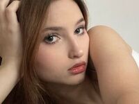girl showing pussy MadelynWealer