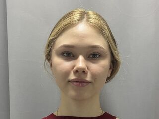 naughty camgirl masturbating with vibrator MariaReynold