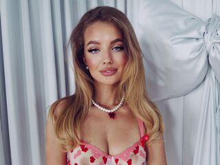 camgirl masturbating with sex toy MayaGal