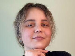 naughty camgirl photo MichaeleBendall