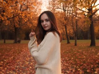 hot cam girl MillisaTravel