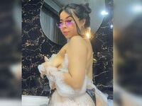 shaved pussy webcam NikoleEvans