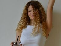 cam girl masturbating with sextoy PamelaChiarelli