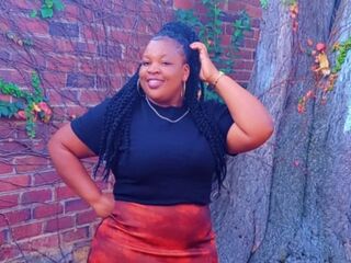 free live chat PearlyBrown