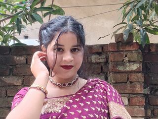 nude webcamgirl pic SaraAlisk