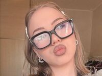 web cam chat SaraBaier